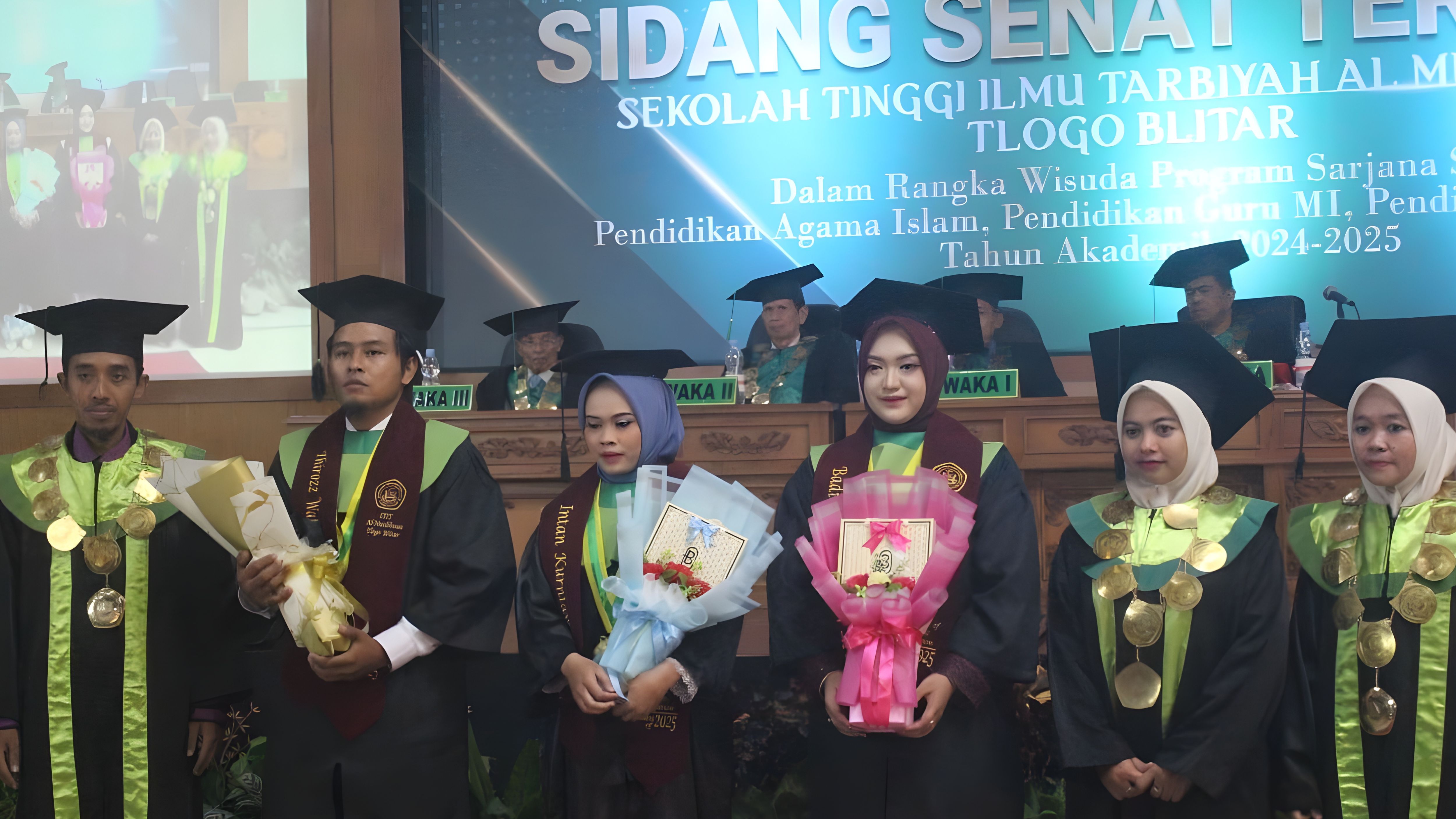 Raih Predikat Terbaik: Tiga Wisudawan STIT Al-Muslihuun Diberi Penghargaan Khusus di Kampung Coklat